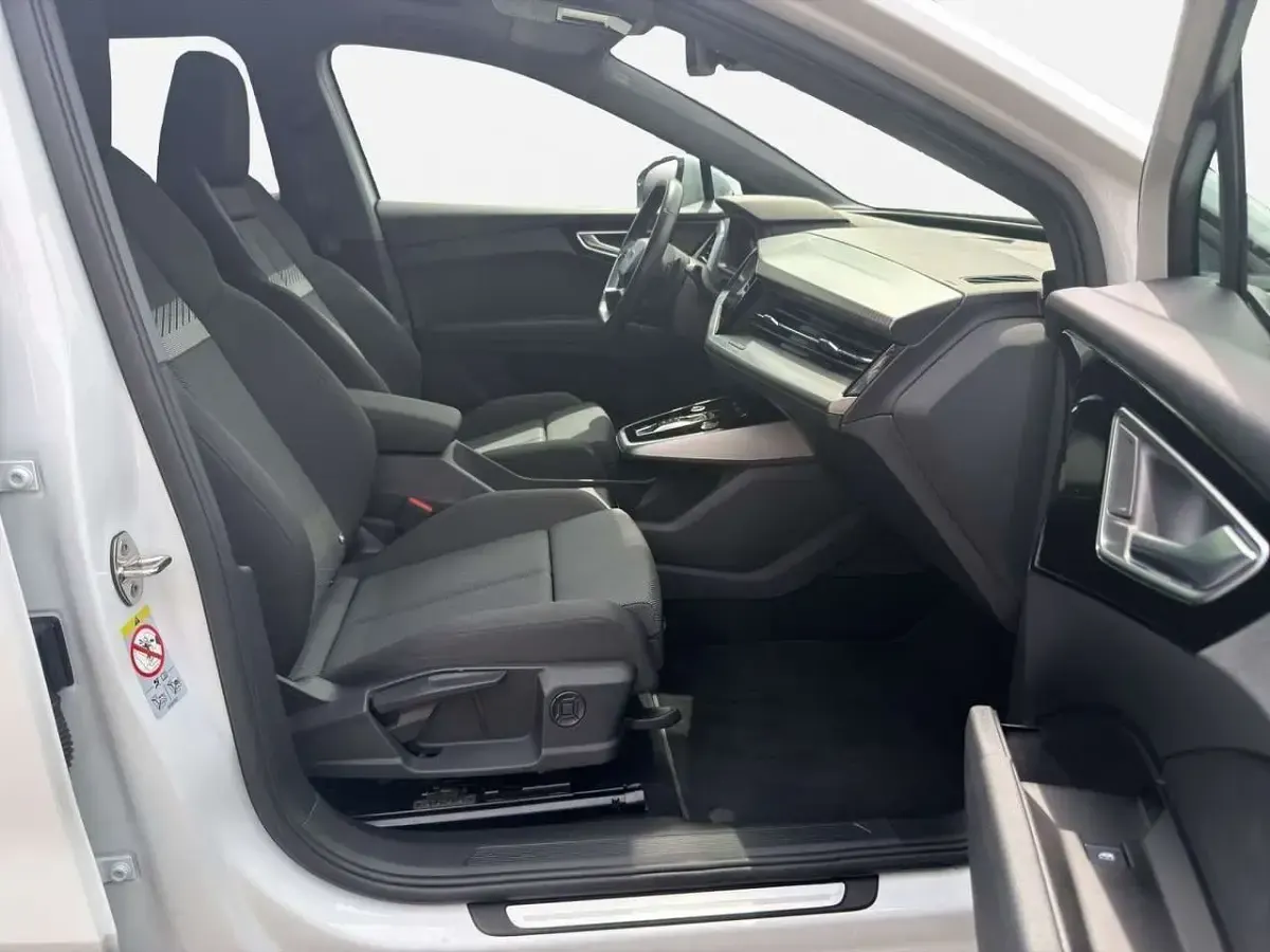 Gebraucht Audi Q4 Sportback e-tron S-Line 219 kW (299 PS) 2023 Gletscherweiß metallic SUV