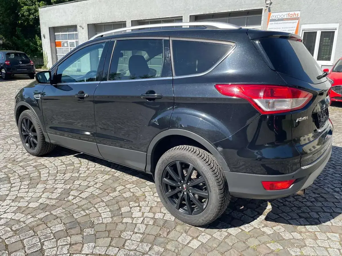 Second-hand Ford Kuga SYNC Edition 150 CP (110 kW) 2014 Negru SUV