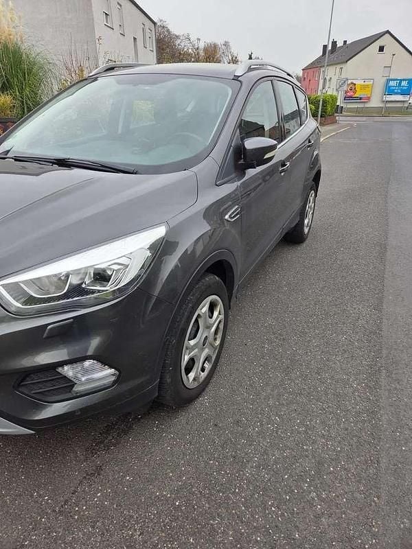Gebraucht Ford Kuga 120 PS (88 kW) 2018 Schwarz SUV