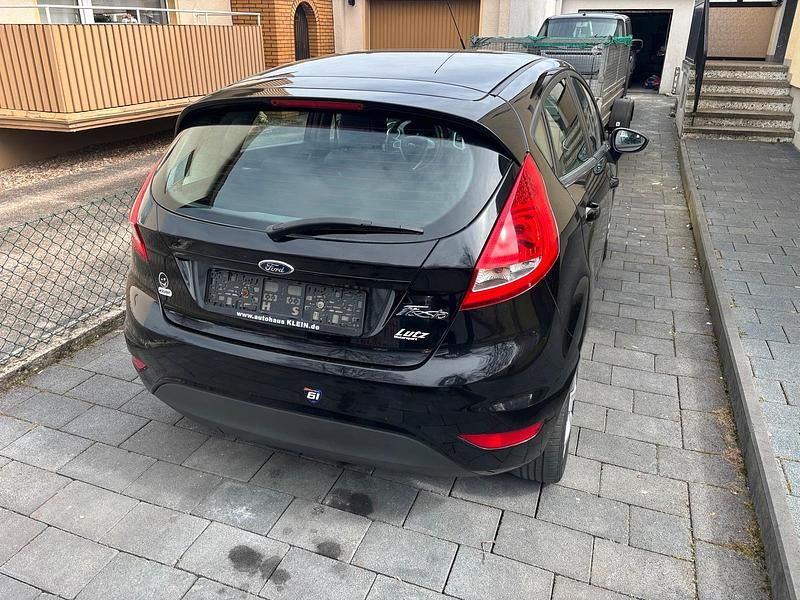 Gebraucht Ford Fiesta 81 PS (59 kW) 2011 Schwarz Kleinwagen