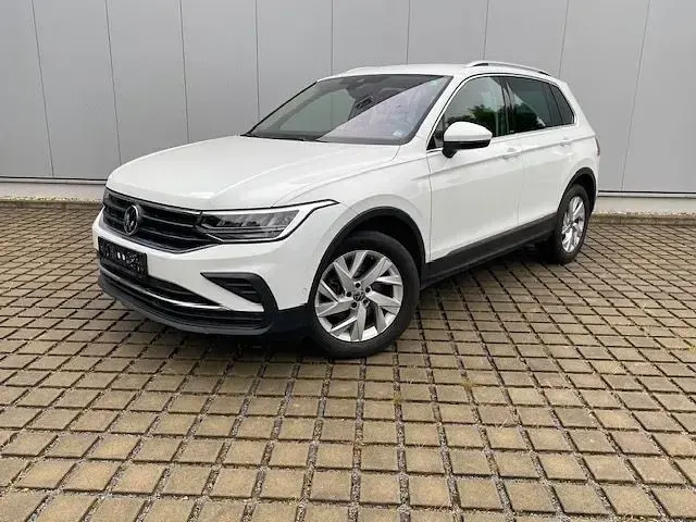 Gebraucht VW Tiguan Move 150 PS (110 kW) 2023 Pure white SUV