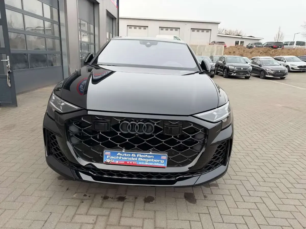 Gebraucht Audi RS Q8 Performance 640 PS (470 kW) 2025 Mythosschwarz metallic SUV