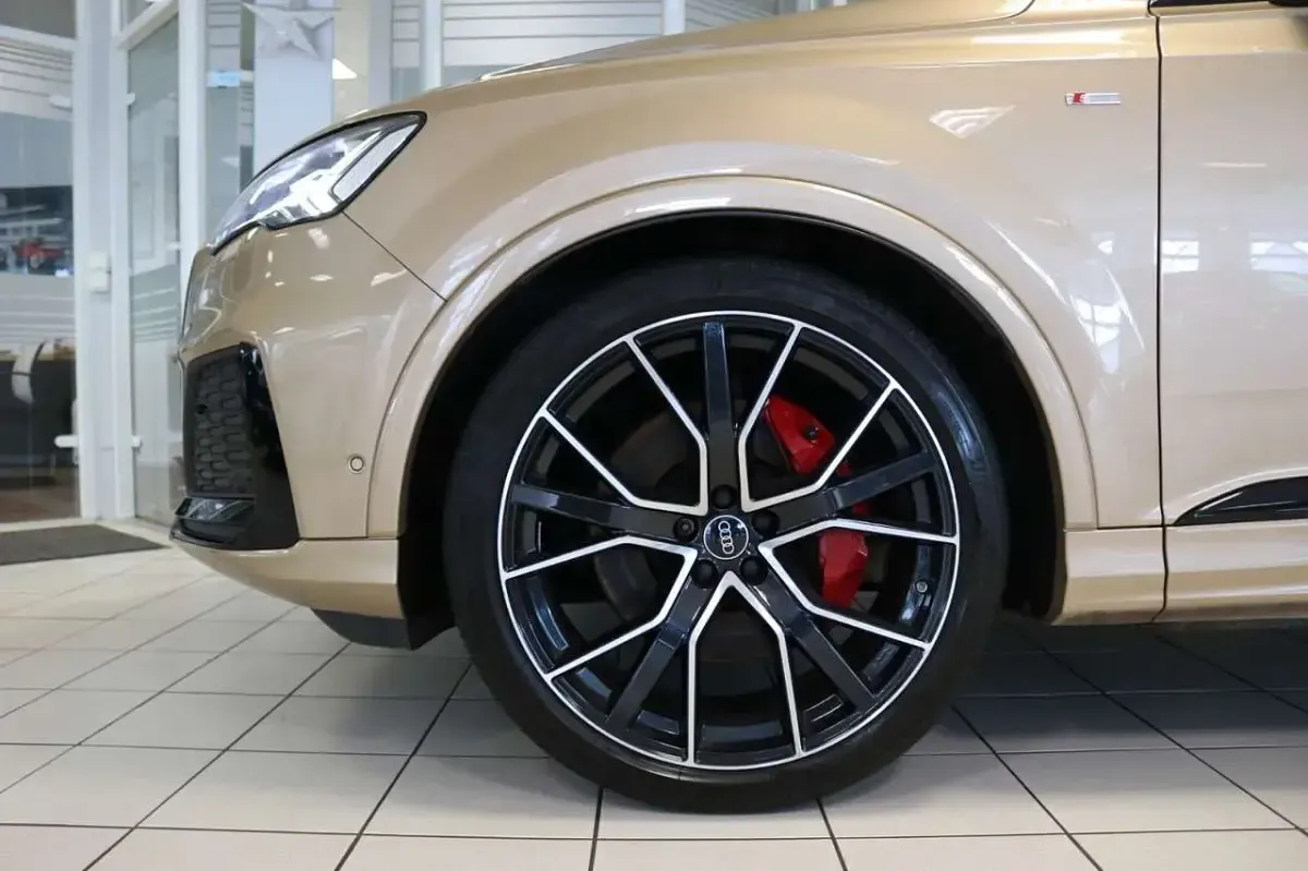 Occasion Audi Q7 Competition 286 ch (210 kW) 2023 Doré SUV