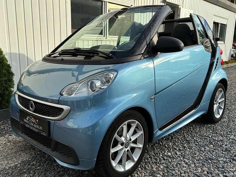 Blau Gebraucht 2013 Smart ForTwo Cabrio Passion Cabrio | 7.490 € (Fairer Preis) - Bild 1/4