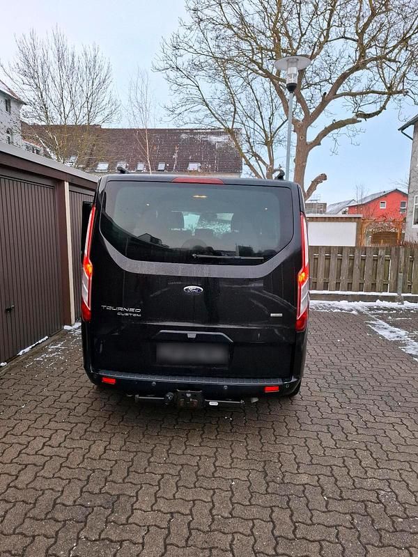 Gebraucht Ford Tourneo 150 PS (110 kW) 2013 Schwarz Van / Kleinbus