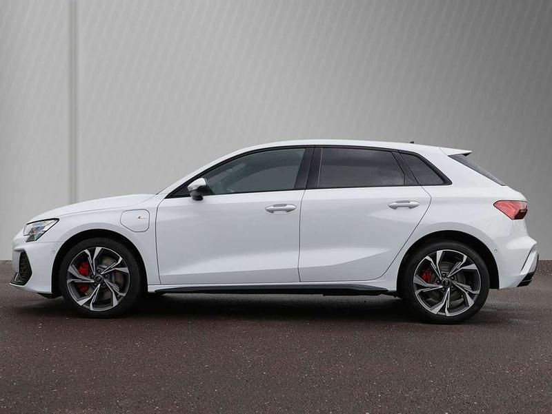 Gebraucht Audi A3 S-Line 272 PS (200 kW) 2025 Gletscherweiß metallic Limousine