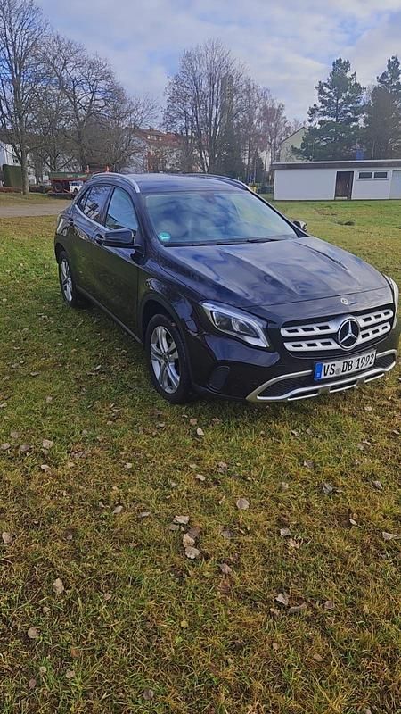 Gebraucht Mercedes GLA220 170 PS (125 kW) 2019 Schwarz SUV