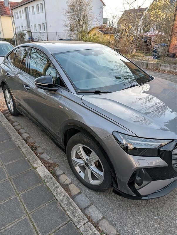 Gebraucht Audi Q4 e-tron S-Line 150 kW (204 PS) 2023 Grau SUV