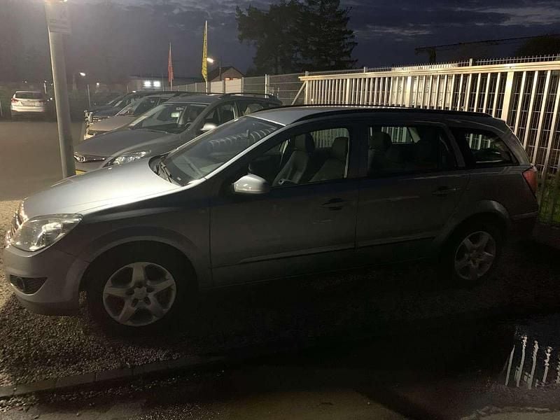 Gebraucht Opel Astra 105 PS (77 kW) 2007 Grau Kombi