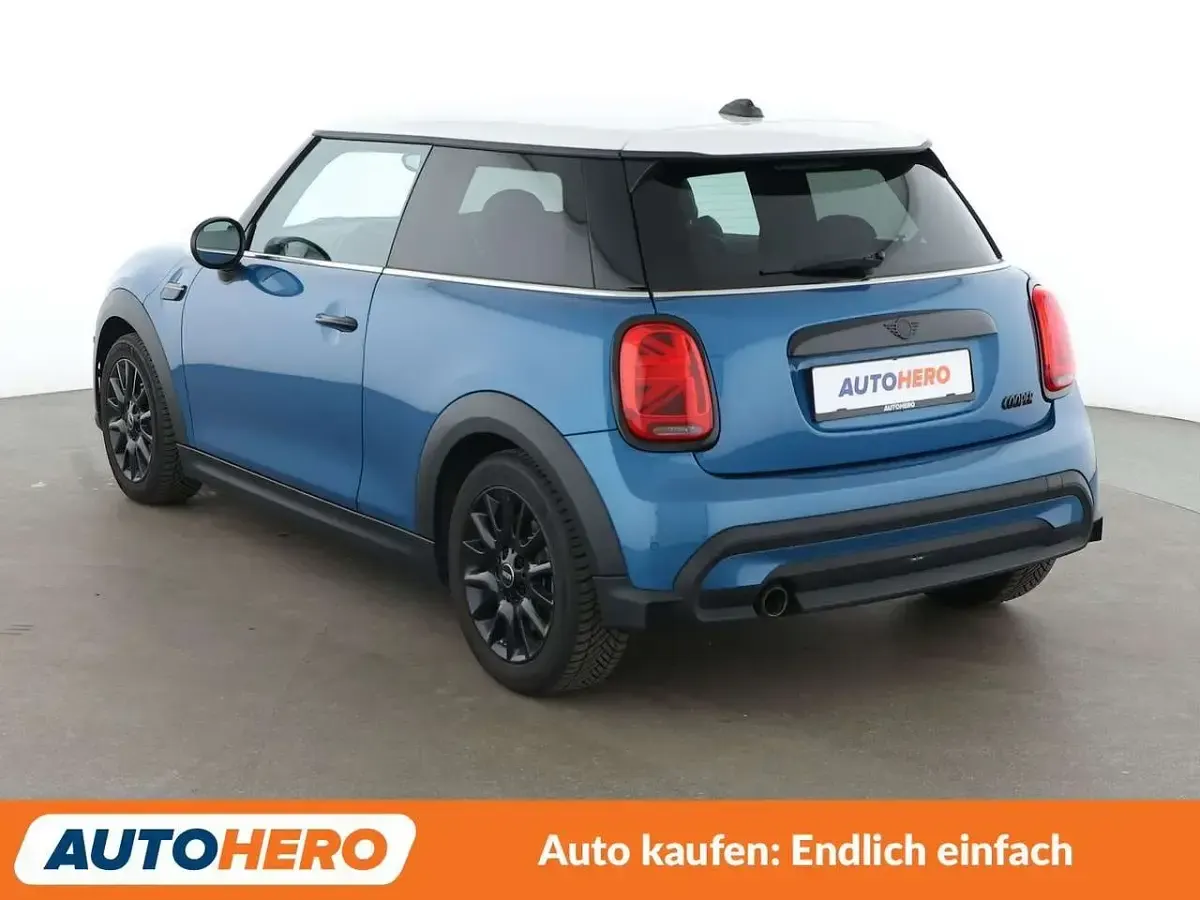Gebraucht Mini Cooper Classic 136 PS (100 kW) 2023 Blau Kleinwagen