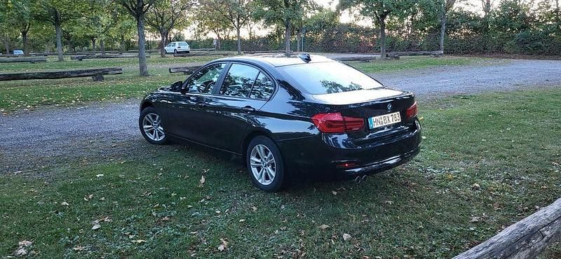 Gebraucht BMW 320 Advantage 190 PS (139 kW) 2016 Schwarz Limousine