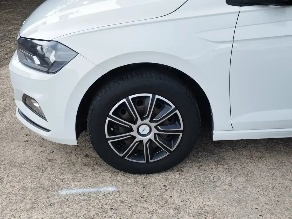 Gebraucht VW Polo Comfortline 95 PS (69 kW) 2021 Weiß Kleinwagen