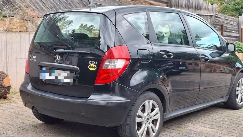 Schwarz Gebraucht 2010 Mercedes A180 Van / Kleinbus | 3.500 € (Guter Preis) - Bild 1/4