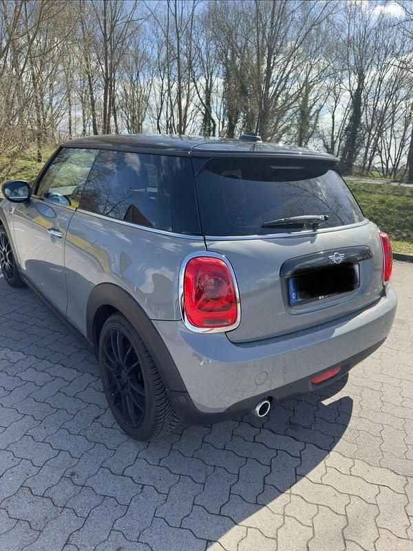 Gebraucht Mini Cooper 136 PS (100 kW) 2019 Grau Kleinwagen