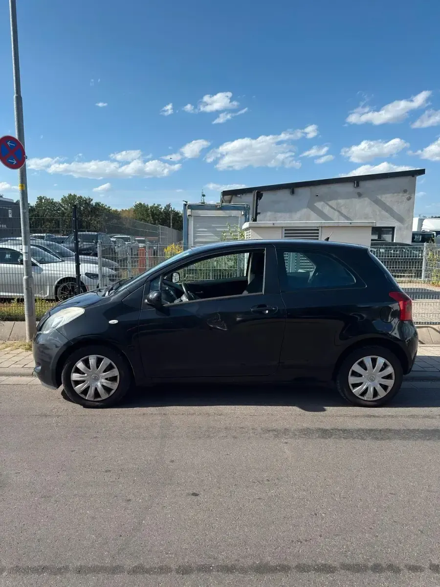 Gebraucht Toyota Yaris 87 PS (63 kW) 2008 Schwarz Kleinwagen