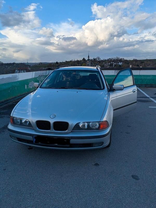 Gebraucht BMW 523 170 PS (125 kW) 1998 Silber Kombi