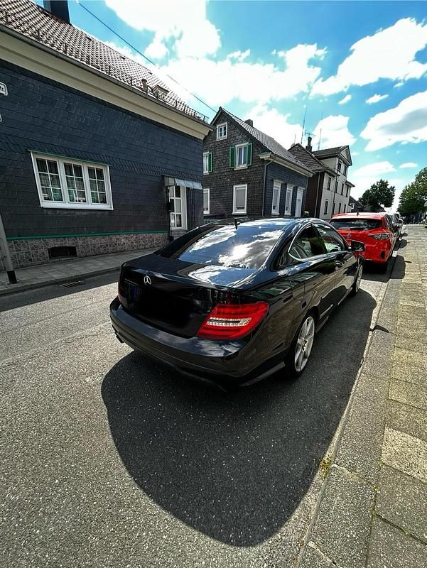 Gebraucht Mercedes C220 170 PS (125 kW) 2012 Schwarz Coupé