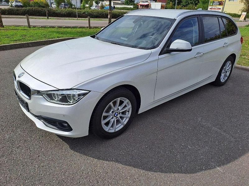 Weiß Gebraucht 2015 BMW 316 Kombi | 7.980 € (Guter Preis) - Bild 1/4