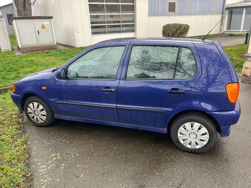 Gebraucht VW Polo 60 PS (44 kW) 1998 Blau Kleinwagen