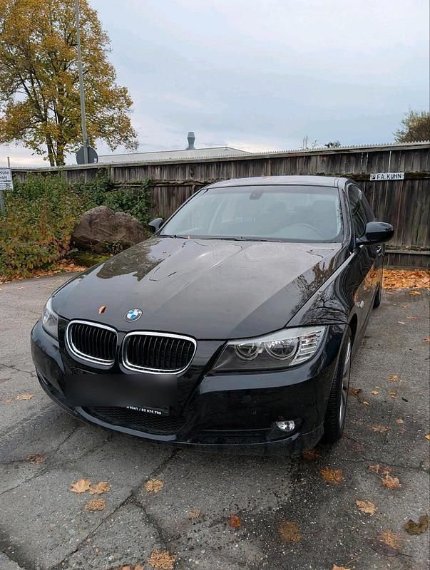 Schwarz Gebraucht 2009 BMW 320 Limousine | 5.200 € (Guter Preis) - Bild 1/4