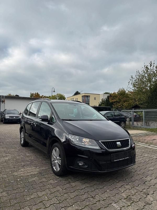Schwarz Gebraucht 2015 Seat Alhambra Van / Kleinbus | 8.399 € (Superpreis) - Bild 1/4