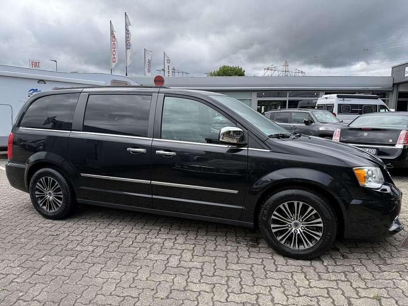 Gebraucht Lancia Voyager S 177 PS (130 kW) 2015 Schwarz Van / Kleinbus