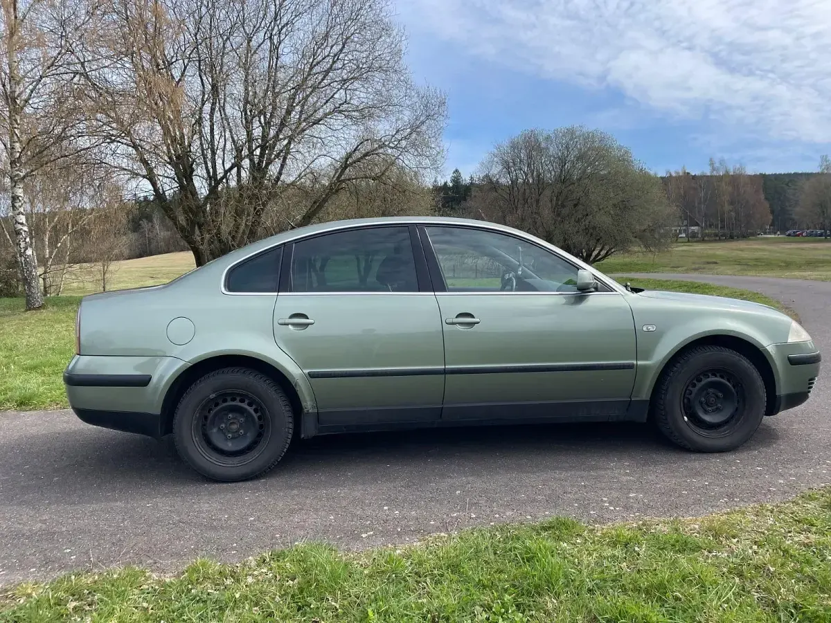 Gebraucht VW Passat Basis 150 PS (110 kW) 2001 Grün Limousine