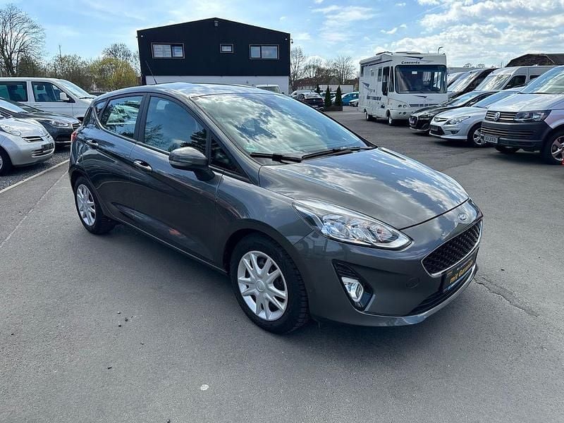 Gebraucht Ford Fiesta Cool & Connect 101 PS (74 kW) 2018 Grau Kleinwagen