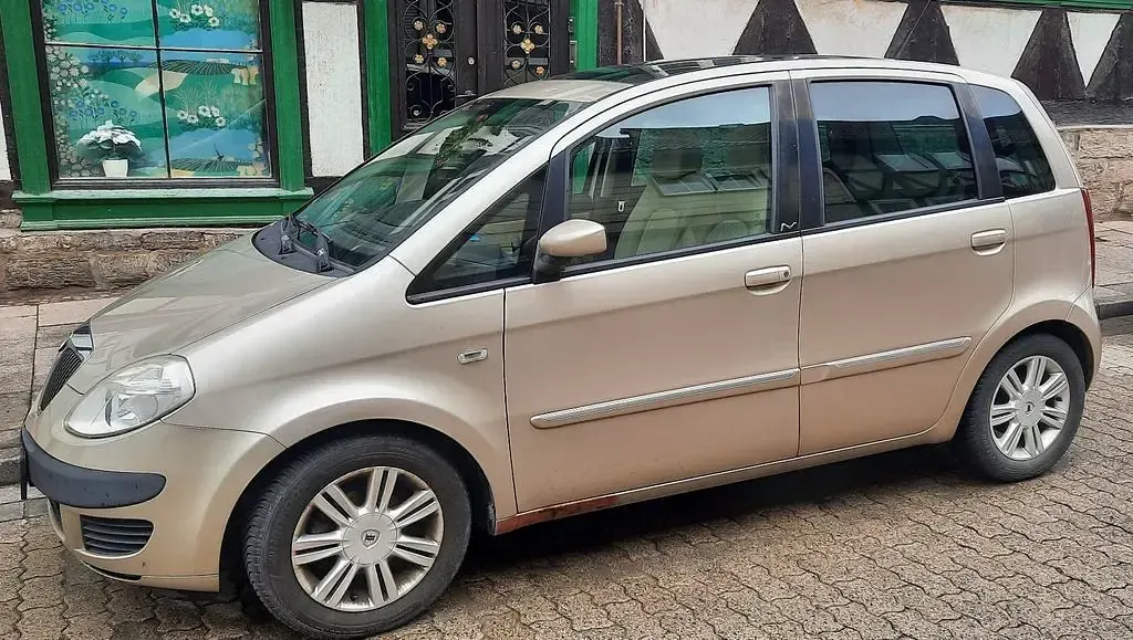 Gebraucht Lancia Musa 95 PS (69 kW) 2005 Gold Van / Kleinbus