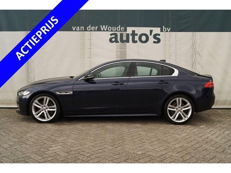 Gebraucht Jaguar XE R-Sport 200 PS (147 kW) 2018 Blau Limousine