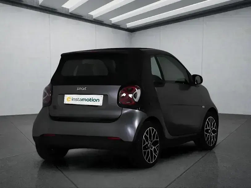 Usata Smart ForTwo Electric Drive 60 kW (82 CV) 2024 Grigio Cabrio