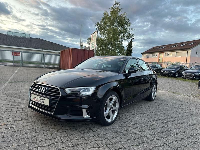 Brillantschwarz Gebraucht 2019 Audi A3 Sport Limousine | 14.490 € (Fairer Preis) - Bild 1/4