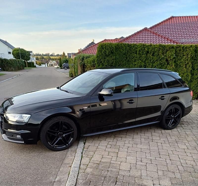 Schwarz Gebraucht 2014 Audi A4 S-Line Kombi | 9.950 € (Etwas zu teuer) - Bild 1/4