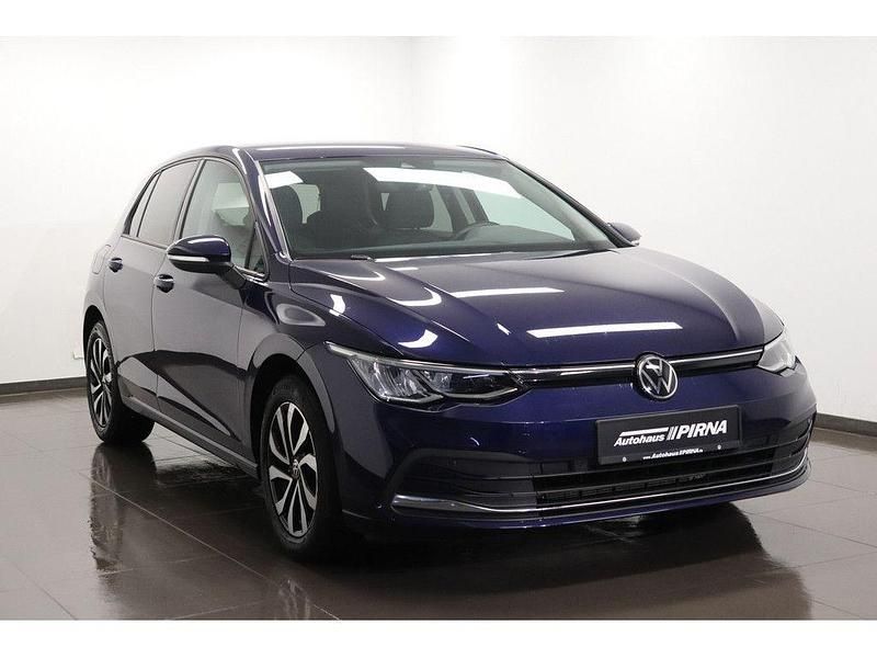 Gebraucht VW Golf VIII Life 116 PS (85 kW) 2021 Atlantik blue Limousine