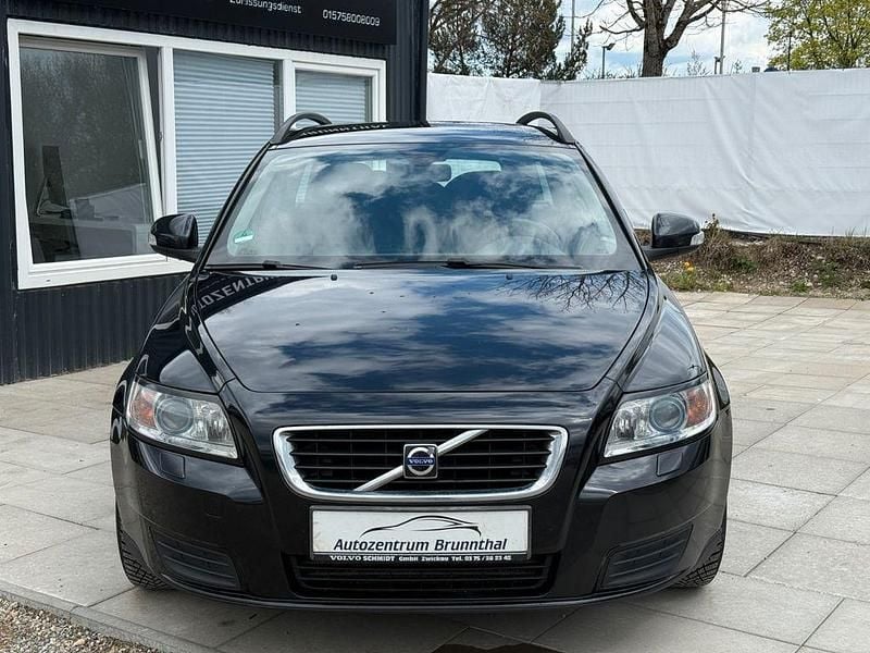 Gebraucht Volvo V50 109 PS (80 kW) 2010 Schwarz Kombi