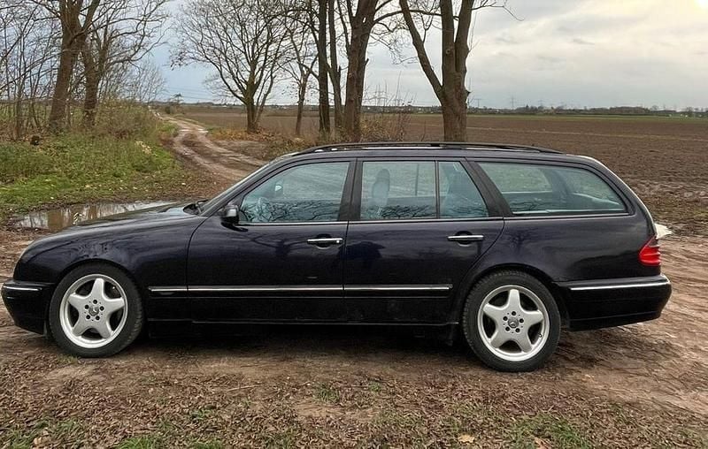 Blau Gebraucht 1999 Mercedes E430 Avantgarde Limousine | 1.799 € (Superpreis) - Bild 1/4