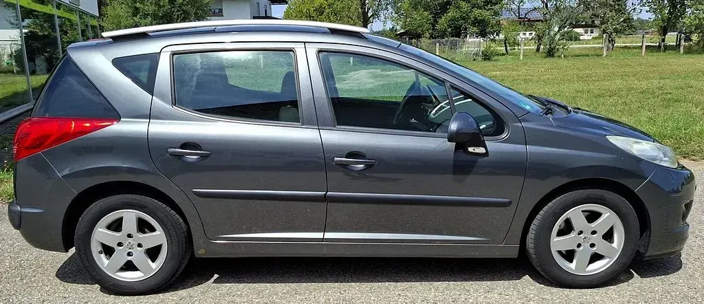 Gebraucht Peugeot 207 Tendance 95 PS (69 kW) 2009 Grau Kombi