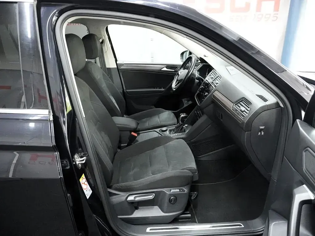 Gebraucht VW Tiguan Allspace 200 PS (147 kW) 2022 Deep black perleffekt SUV