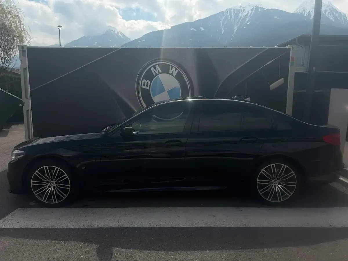 Używany BMW 530e iPerformance 252 KM (185 kW) 2019 Czarny Sedan/Limuzyna