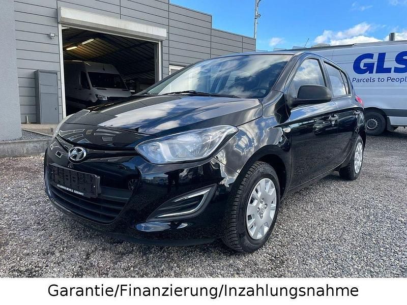 Gebraucht Hyundai i20 86 PS (63 kW) 2013 Schwarz Kleinwagen