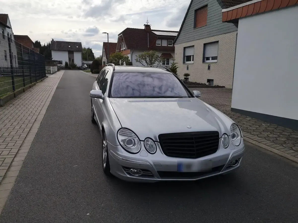 Gebraucht Mercedes E220 Avantgarde 170 PS (125 kW) 2006 Silber Kombi