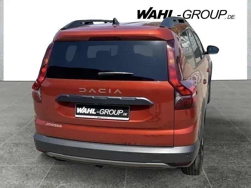 Gebraucht Dacia Jogger Extreme 101 PS (74 kW) 2024 Terracottabraun Van / Kleinbus