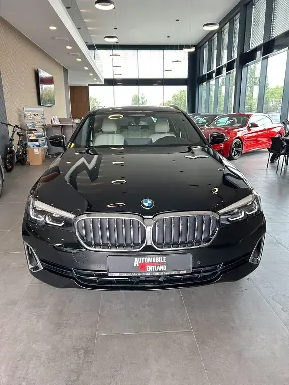 Gebraucht BMW 520 Luxury Line 190 PS (139 kW) 2022 Schwarz Limousine