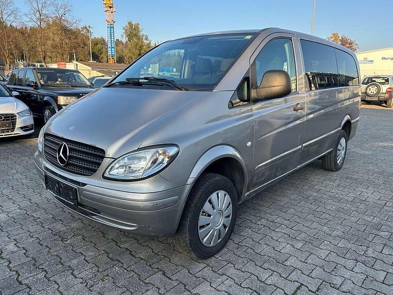 Braun Gebraucht 2009 Mercedes Vito Van / Kleinbus | 5.999 € (Fairer Preis) - Bild 1/4