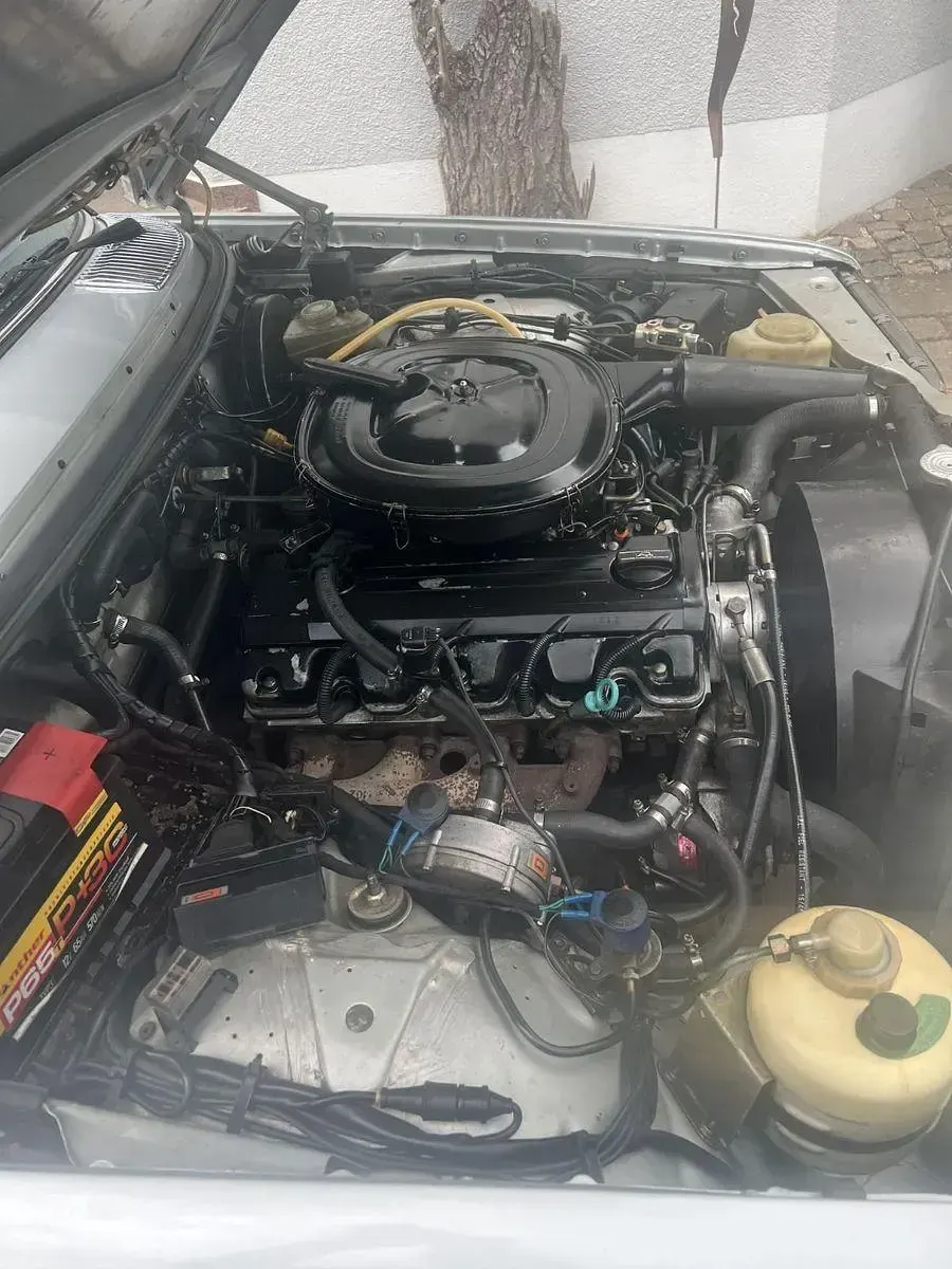 Gebraucht Mercedes 230 136 PS (100 kW) 1983 Silber Kombi