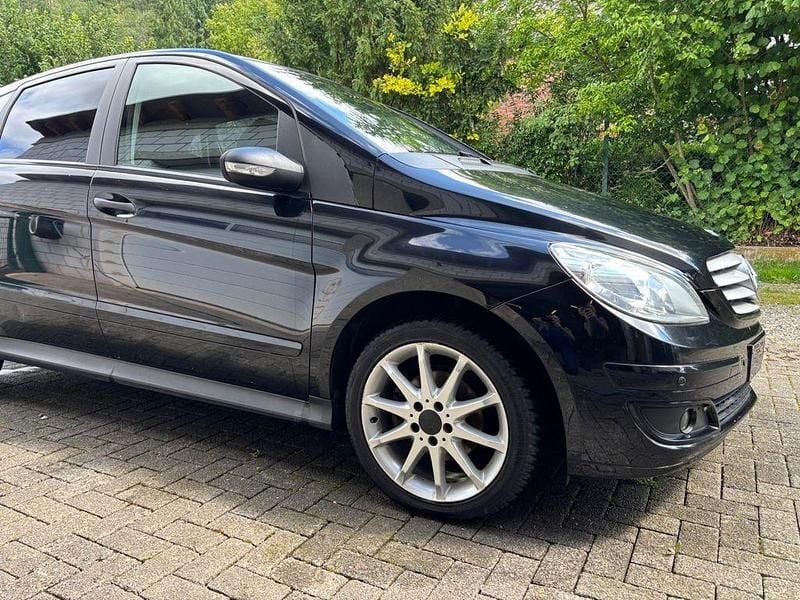 Schwarz Gebraucht 2007 Mercedes B170 Edition Van / Kleinbus | 2.999 € (Fairer Preis) - Bild 1/4