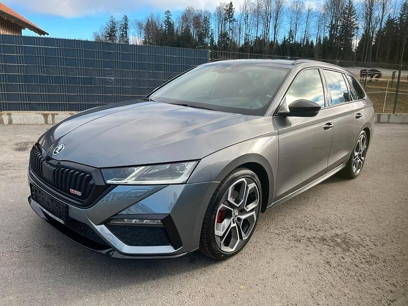 Grau Gebraucht 2022 Skoda Octavia RS Kombi | 29.200 € (Fairer Preis) - Bild 1/4