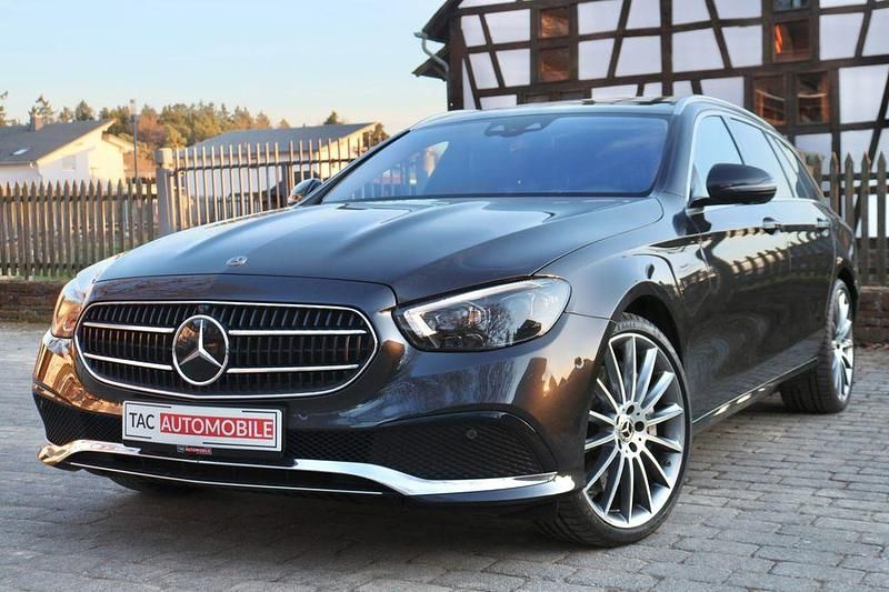 Gebraucht Mercedes E400 330 PS (242 kW) 2021 Graphitgrau Kombi