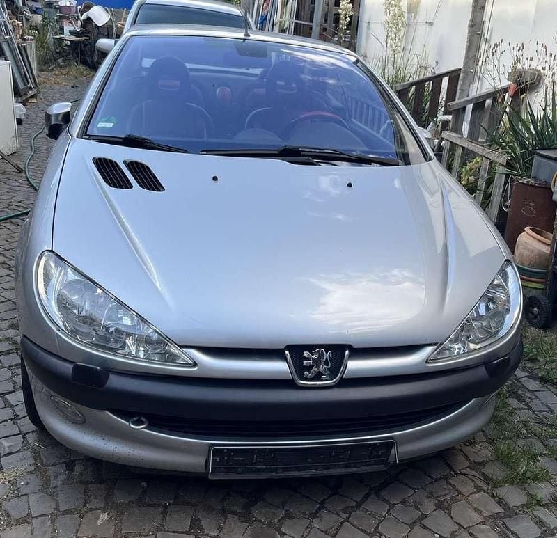 Grau Gebraucht 2001 Peugeot 206 CC Platinum Cabrio | 1.200 € (Guter Preis) - Bild 1/4