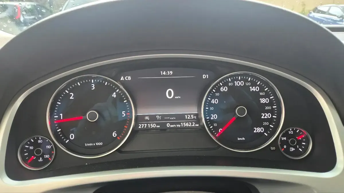 Gebraucht VW Touareg 240 PS (176 kW) 2012 Blau SUV